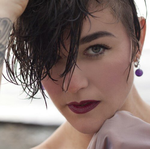 Lola-Frost-RED-Burlesque